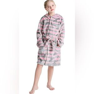 V.&GRIN Girls Fleece Robe, Hooded, Soft Fuzzy Bathrobe for Kids size 11/12